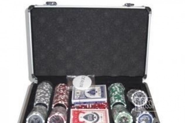 Набор для игры в покер Ultimate 100 в кейсе в городе Нижний Новгород, фото 2, телефон продавца: +7 (930) 283-01-22