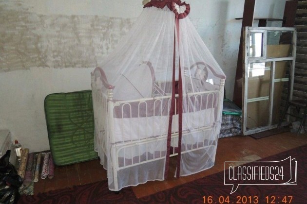 Кроватка для девочки в городе Ленинск-Кузнецкий, фото 1, телефон продавца: +7 (950) 576-82-39
