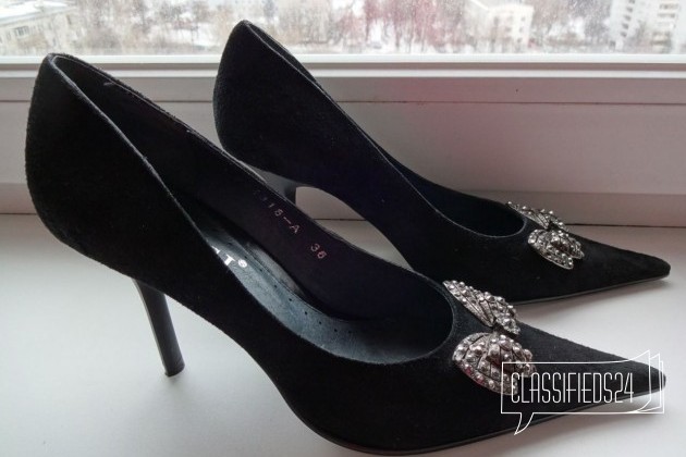 Туфли замшевые черные на шпильке новые 36 размер в городе Москва, фото 1, телефон продавца: +7 (910) 409-31-29