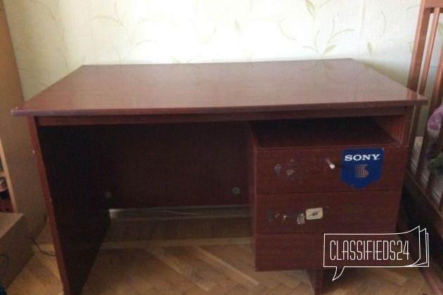 Письменный стол б/у в городе Краснодар, фото 1, телефон продавца: +7 (952) 877-76-66