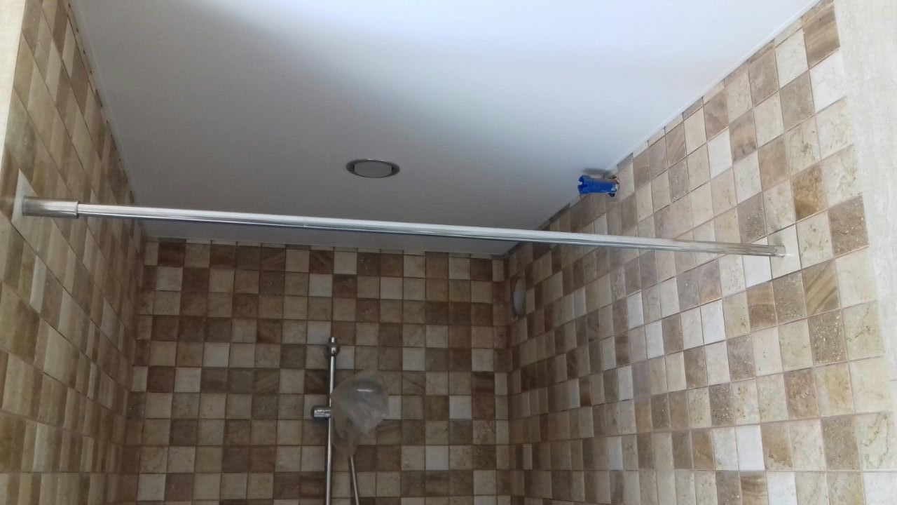 Прямой карниз для шторы в ванную из полированной нержавеющей стали в городе Краснодар, фото 4, Товары для ванной и туалета