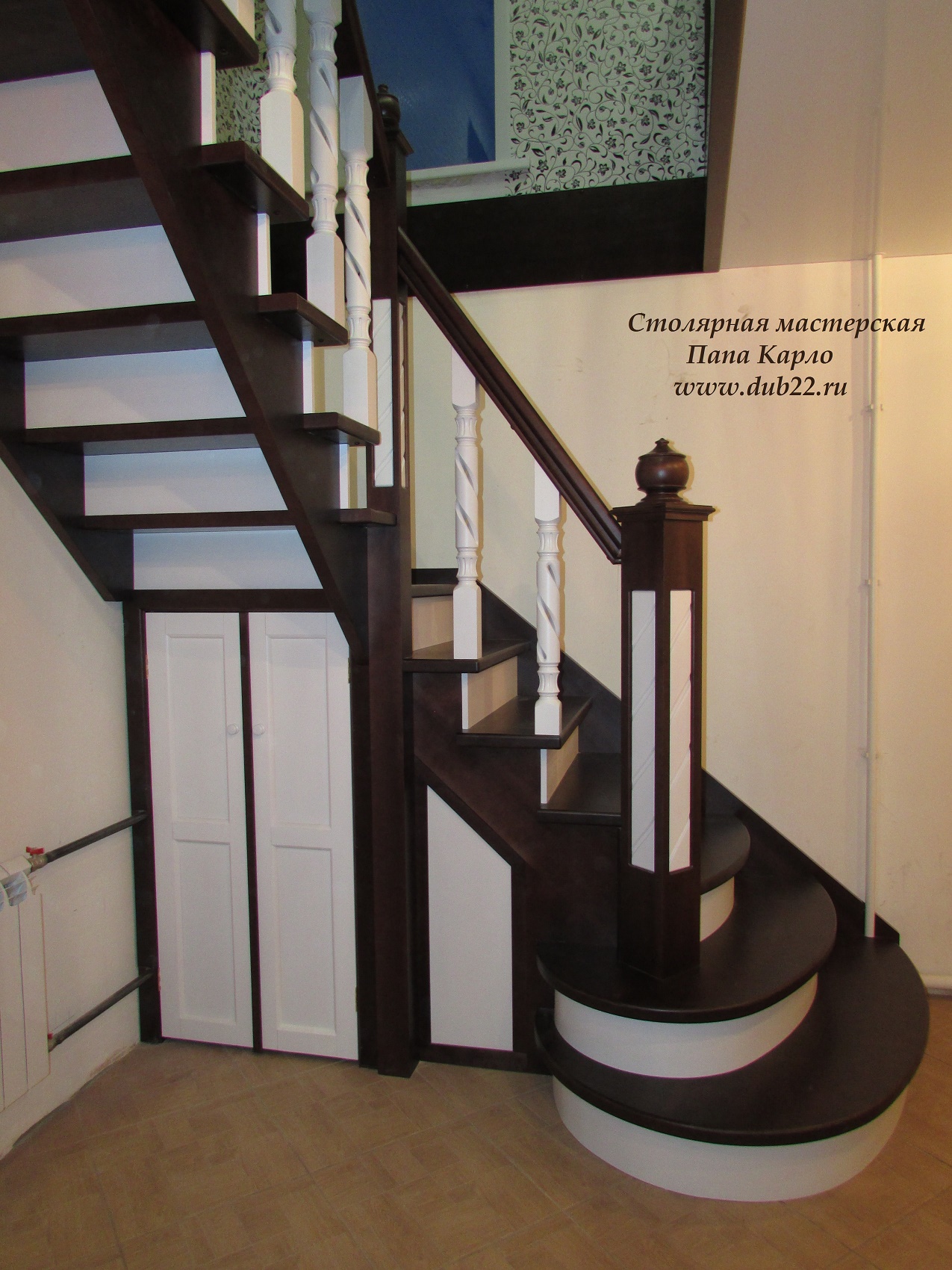 Красивая лестница на второй этаж в городе Барнаул, фото 2, телефон продавца: +7 (385) 253-39-77