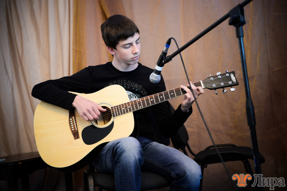 Игра на гитаре Владивосток обучение для детей в городе Владивосток, фото 1, телефон продавца: +7 (905) 611-31-30