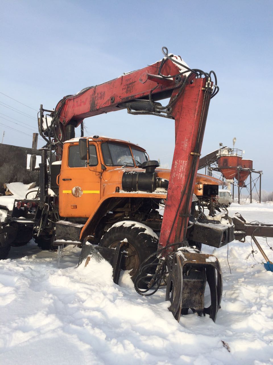  УРАЛ лесовоз с манипулятором в городе Далматово, фото 2, телефон продавца: +7 (352) 244-36-76