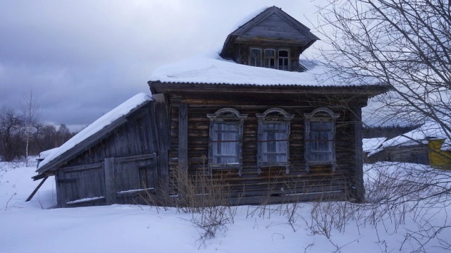 Бревенчатый дом в тихой деревне, рядом с лесом, 200 км от МКАД в городе Углич, фото 1, стоимость: 300 000 руб.