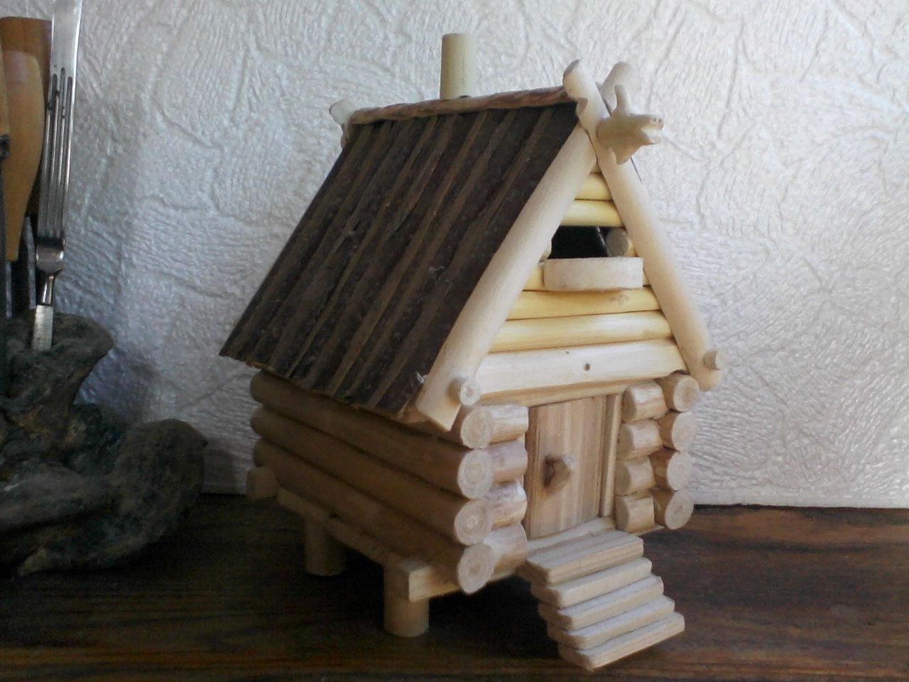 Игрушка «Деревянный домик – шкатулка, копилка» в городе Ульяновск, фото 1, телефон продавца: +7 (909) 356-80-72