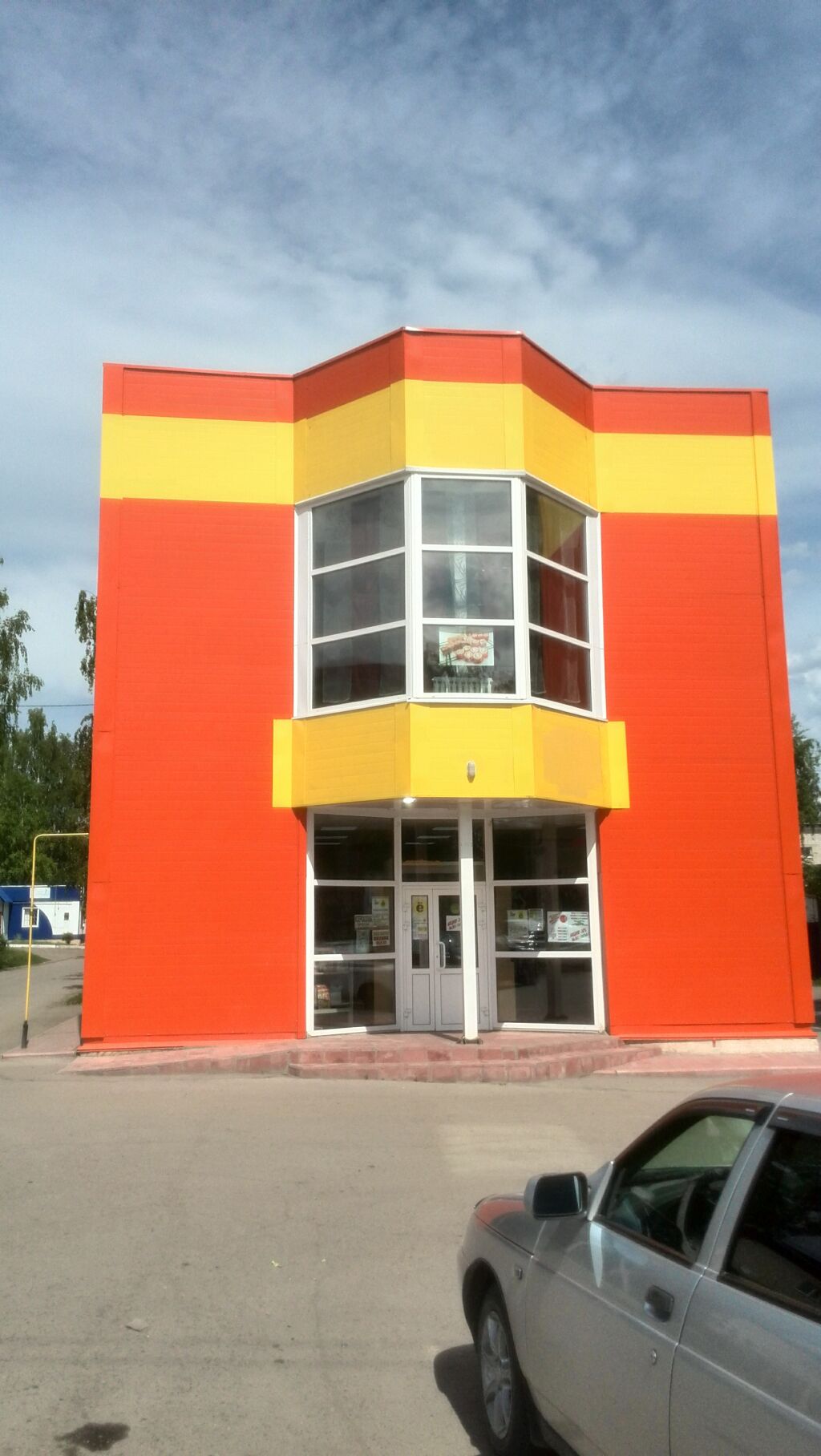 Продам 2-х этажное торгово-офисное помещение 164 кв.м. р.п. Карсун в городе Карсун, фото 1, Ульяновская область