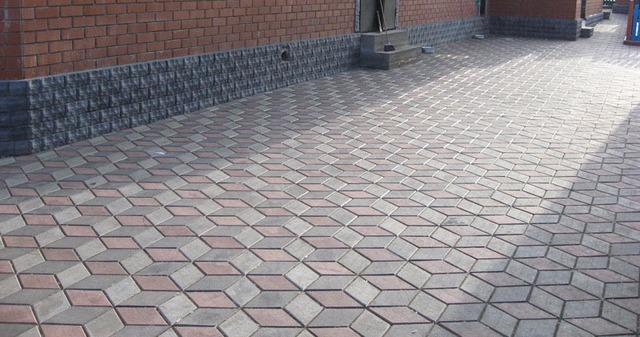 Благоустройство территории, укладка плитки тротуарной и брусчатки. в городе Белгород, фото 1, Белгородская область
