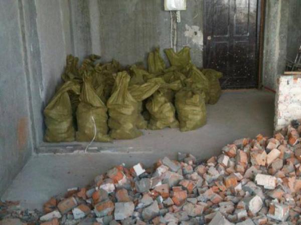 вывоз строительного мусора в мешках т 89050318168 в городе Саратов, фото 1, телефон продавца: +7 (905) 031-81-68