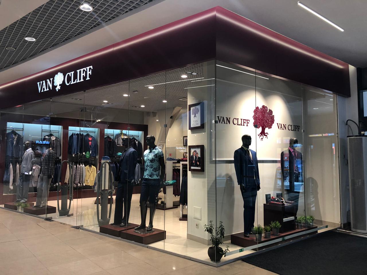 Магазин мужской брендовой одежды в ТЦ Сильвер Молл в городе Иркутск, фото 2, телефон продавца: +7 (914) 927-23-45