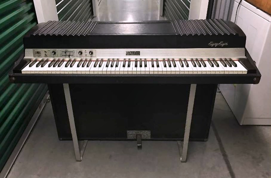 Продаю Rhodes Piano Mark1 Suitcase 88, Wurlitzer 200A, Hohner Clavinet D6, Moog Voyager в городе Тольятти, фото 1, стоимость: 195 000 руб.
