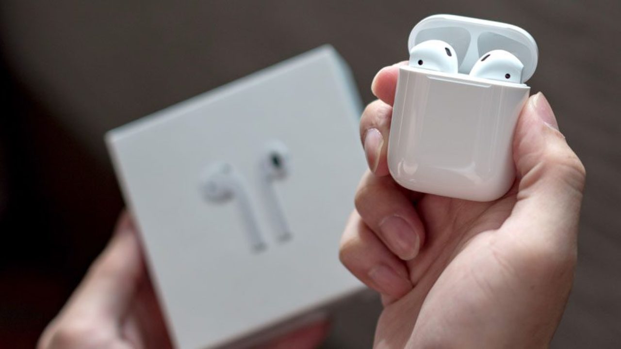 AIRPODS вашу информацию на  большая скидка +кабель для iPhone в подарок в городе Москва, фото 1, Московская область