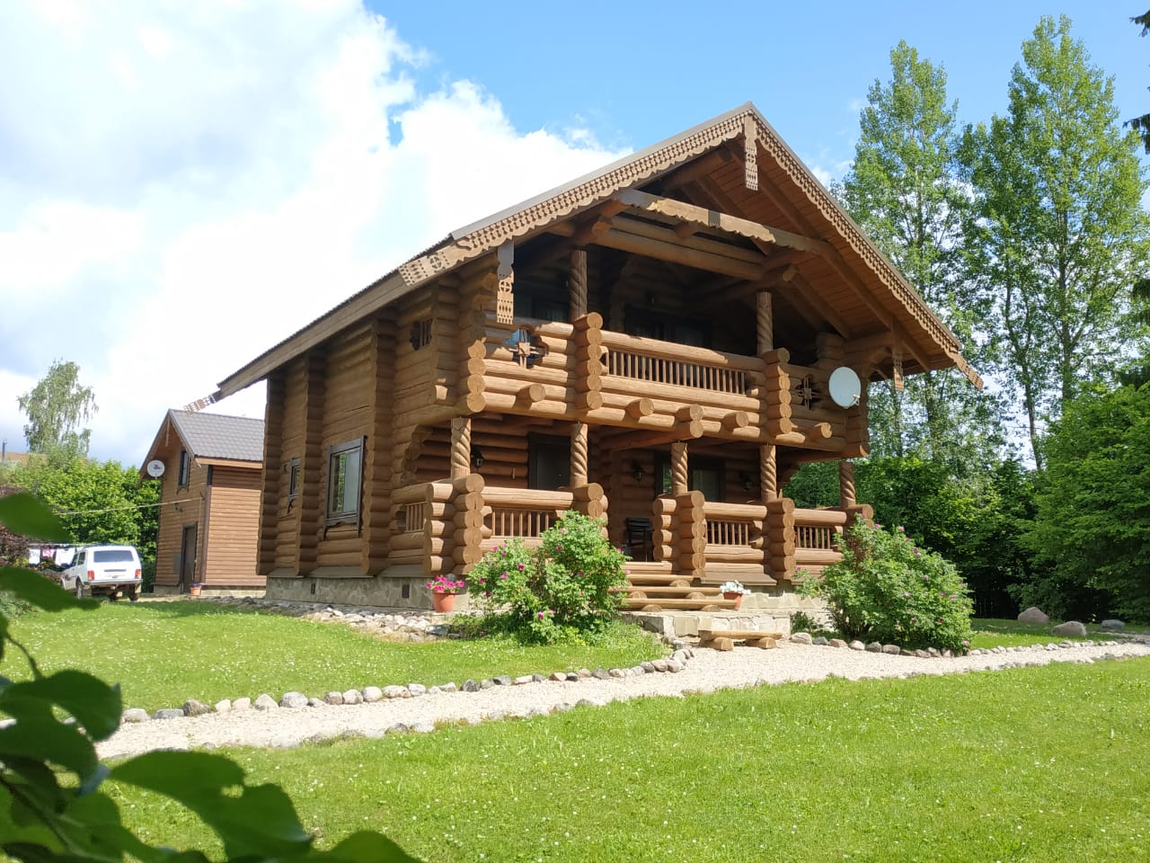 Двухэтажный дом в городе Осташков, фото 1, стоимость: 10 000 руб.