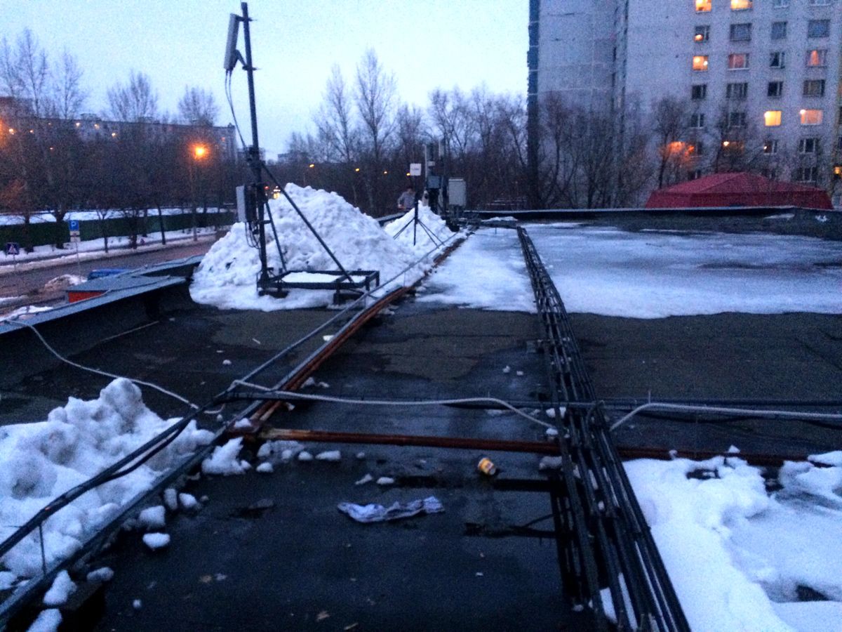 Очистка кровли от снега и наледи в городе Москва, фото 3, стоимость: 500 руб.