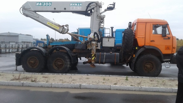 Седельный тягач с кму 9 тонн в городе Сургут, фото 1, Ханты-Мансийский автономный округ