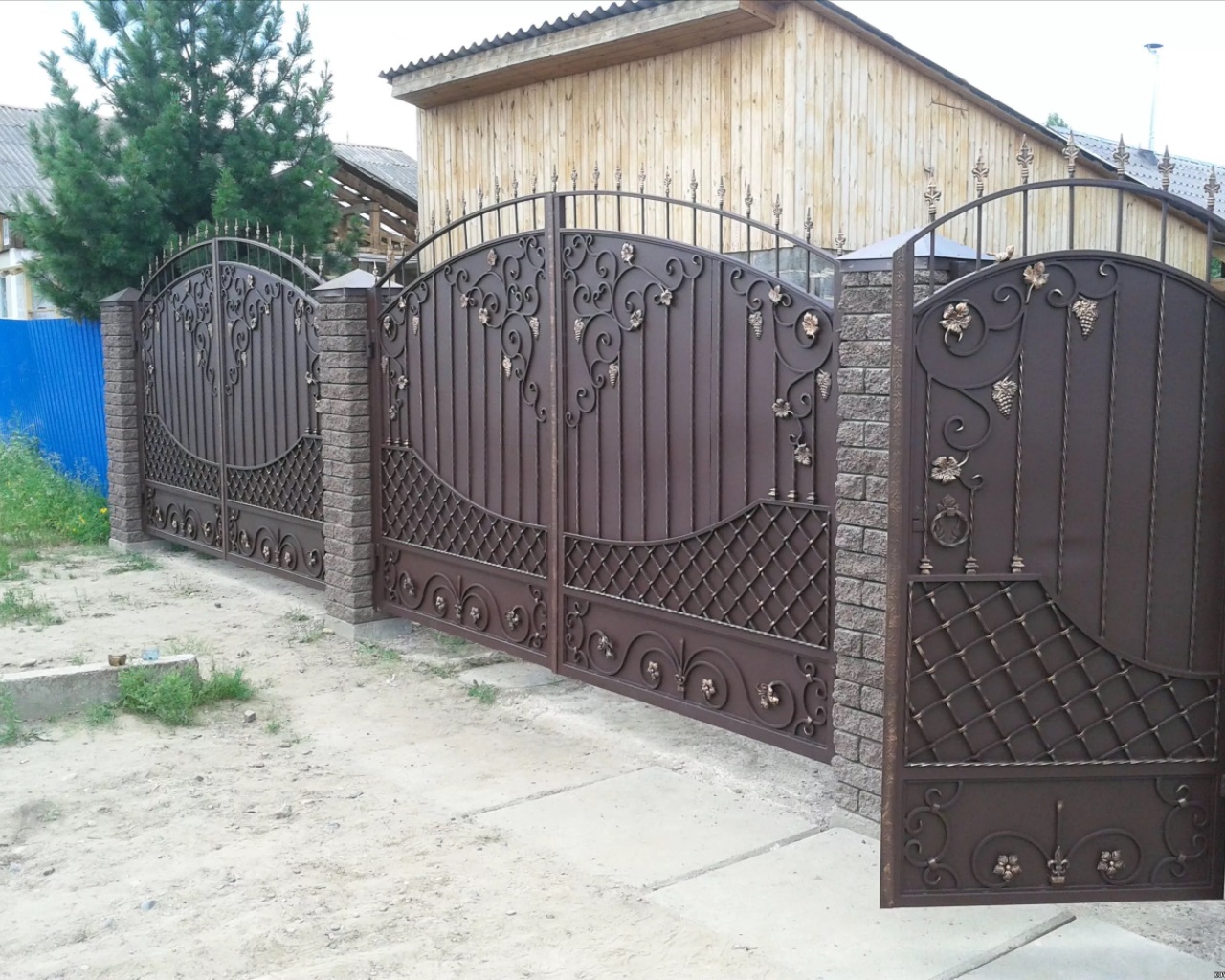 Изготовим для Вас кованые ворота, ворота распашные,откатные. в городе Москва, фото 1, Московская область