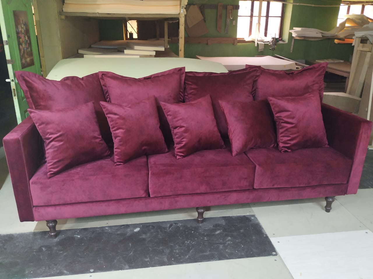 диван с подушками в городе Хабаровск, фото 1, Хабаровский край
