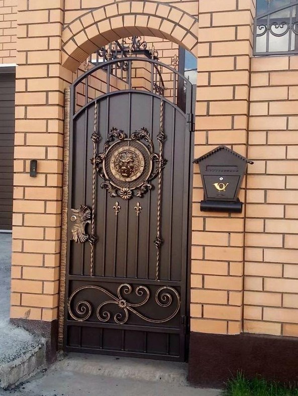 Калитки кованые, решетки на окна кованые, двери с элементами ковки, ворота в городе Волгоград, фото 1, Волгоградская область