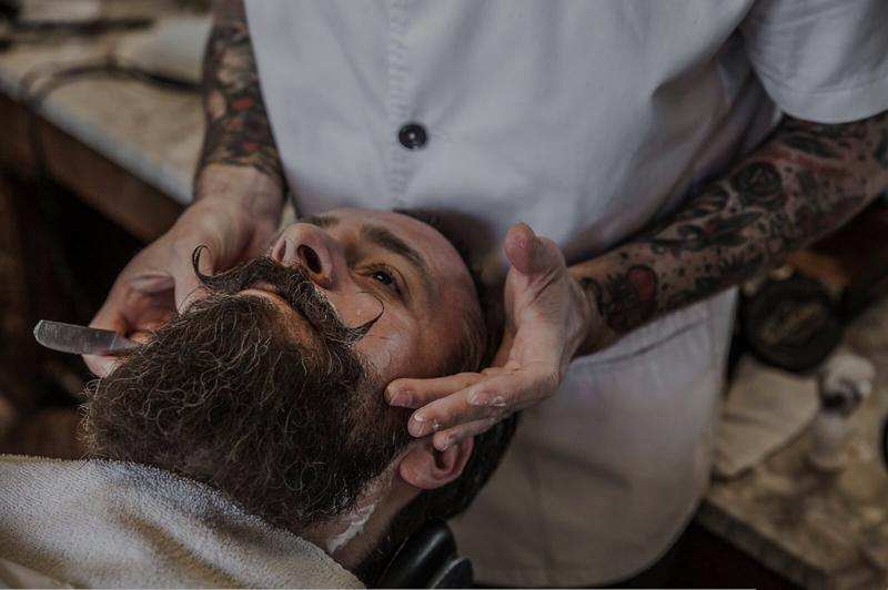 Требуется барбер в мужскую парикмахерскую. в городе Краснодар, фото 1, Краснодарский край