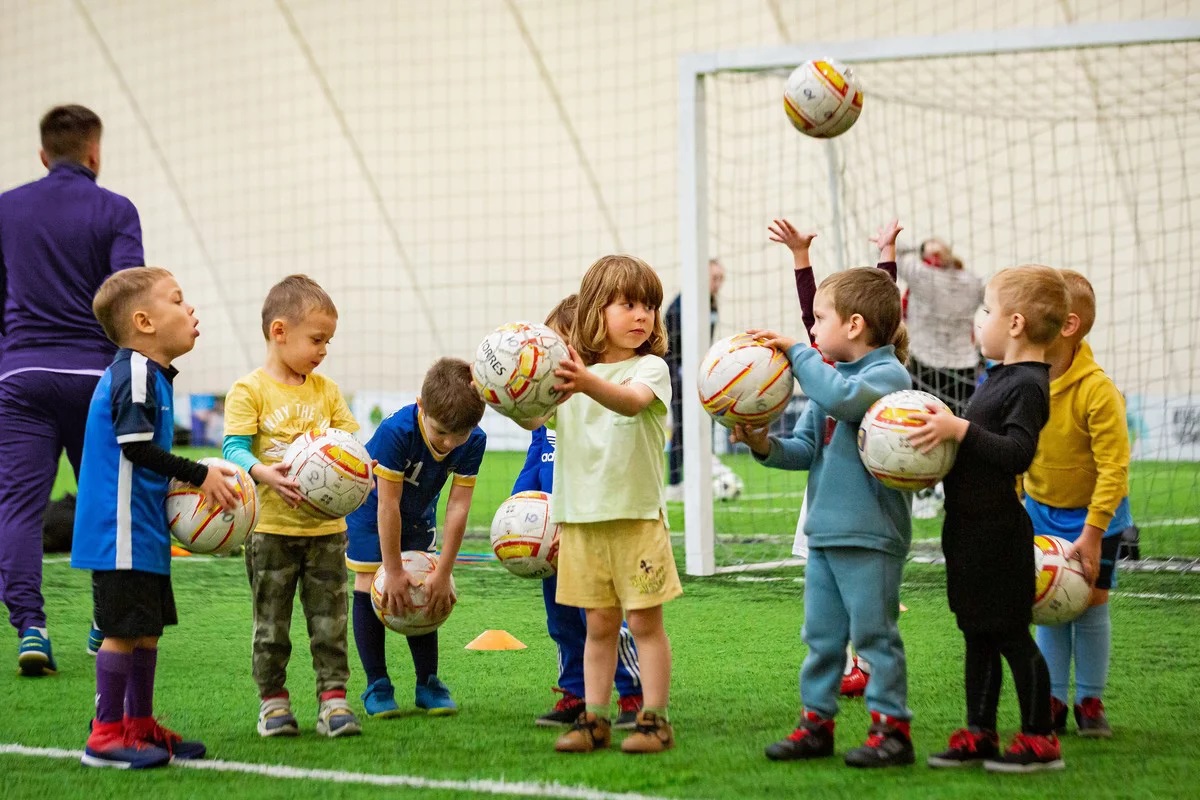 Юнайтика - детская футбольная школа в городе Санкт-Петербург, фото 1, Ленинградская область