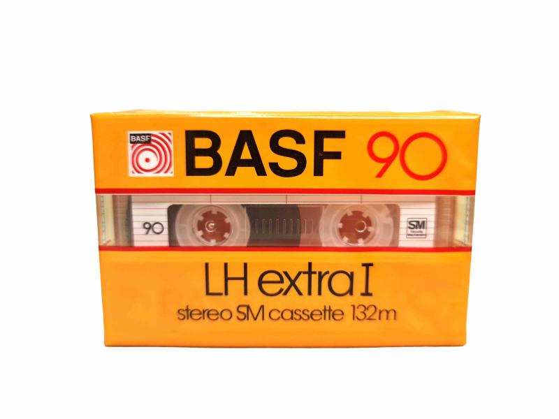 Новые аудиокассеты запечатанные BASF LH extra I 90 в городе Санкт-Петербург, фото 2, телефон продавца: +7 (981) 974-95-35