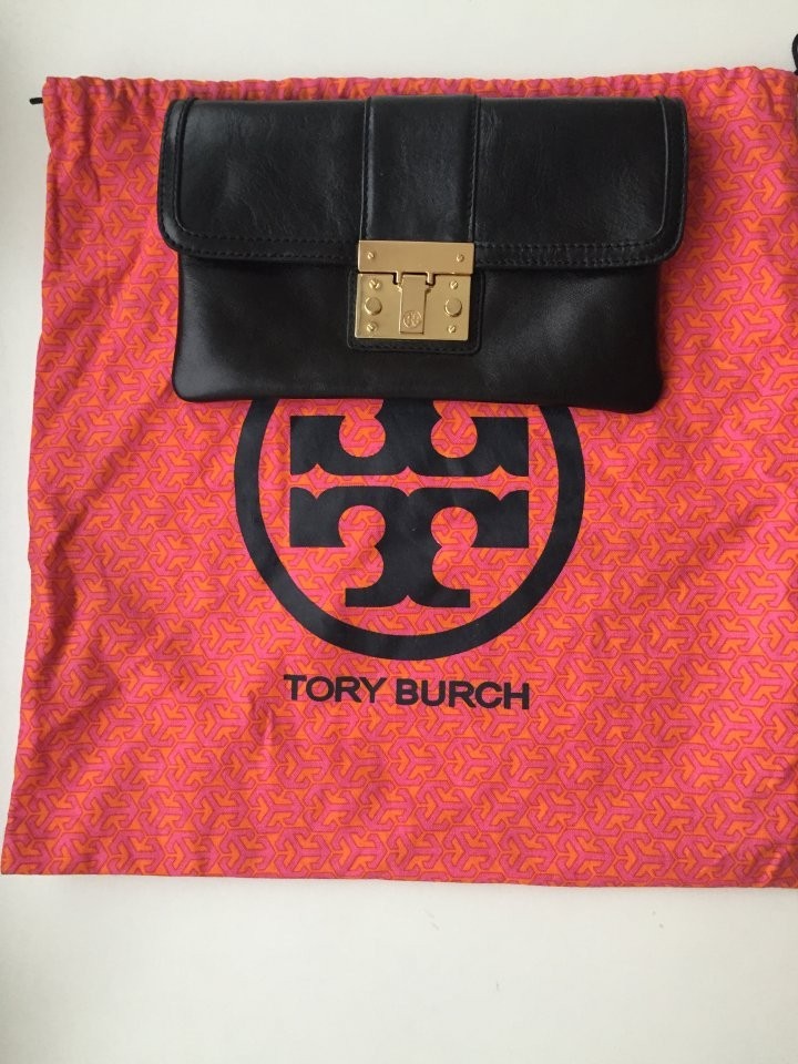 Клатч tory burch черный кожа сумка женская аксессуар оригинал кожаная бренд в городе Москва, фото 1, стоимость: 10 500 руб.