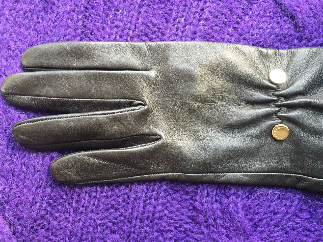 Перчатки новые versace италия кожа черные мех лиса песец двойной размер 7 7,5 44 46 s m в городе Москва, фото 7, стоимость: 85 500 руб.
