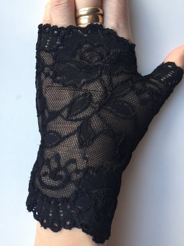Перчатки митенки кружева чёрные стретч гипюр без пальцев женские аксессуары мода стиль размер 42 44 в городе Москва, фото 1, Другие аксессуары
