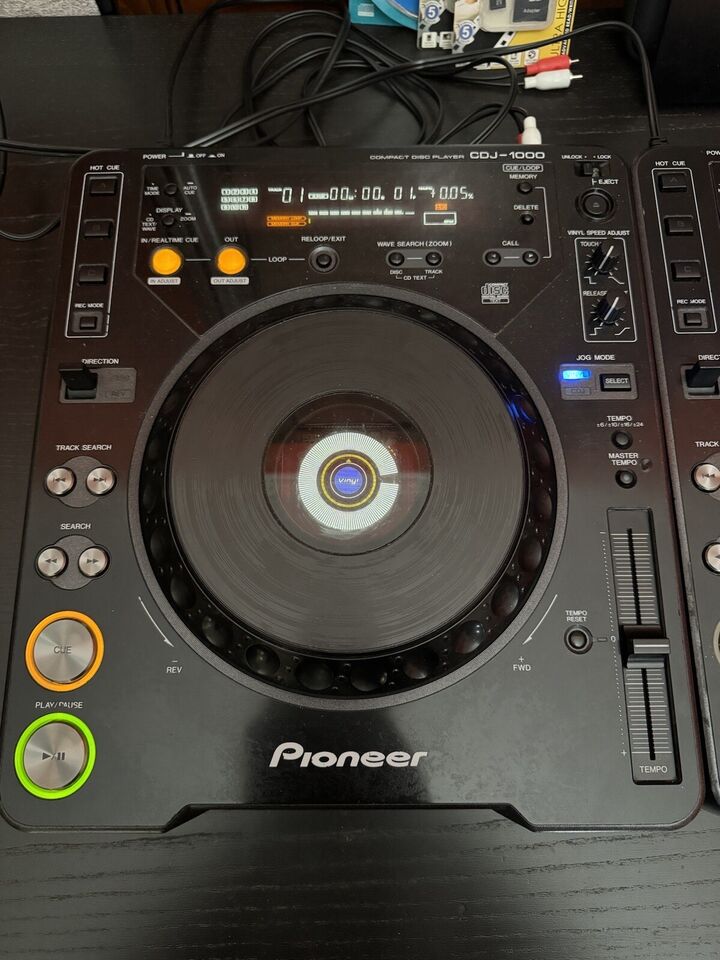 Цифровая CD-дека Pioneer CDJ-1000MK2 в футляре в городе Москва, фото 1, Московская область