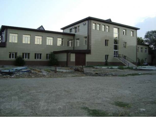 Продается 3-х эт. адм.-офисное зд. и складские помещ.общ.пл.2388кв.м. в городе Астрахань, фото 1, Продажа отдельно стоящих зданий и особняков