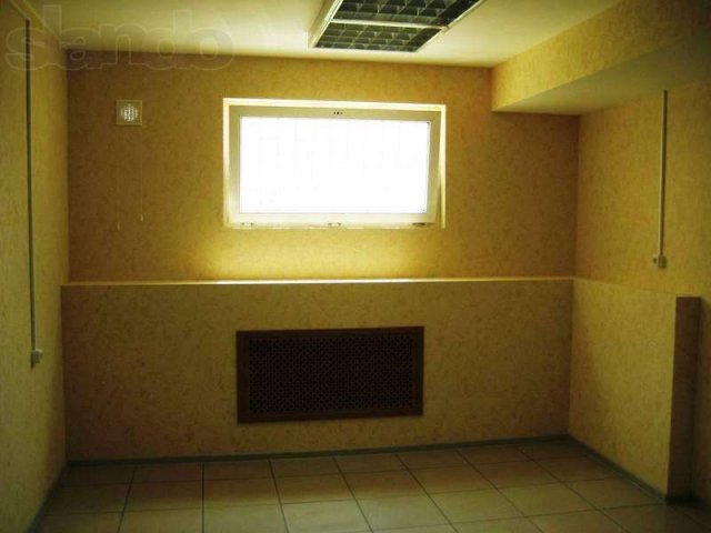 Продам помещение под офис, магазин (цокольный этаж) в городе Краснодар, фото 1, стоимость: 650 000 руб.